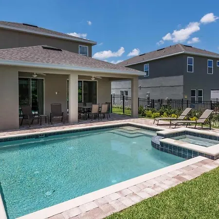 Warm 6 Bdrm Home With Private Pool At Encore